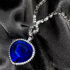BRAND NEW Heart of The Ocean Blue Rhinestone Necklace Jewelry